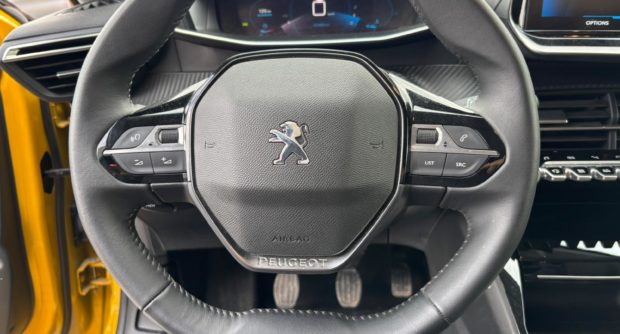 PEUGEOT 208 1.2 PURETECH 100 ALLURE PACK GM648CN (13)